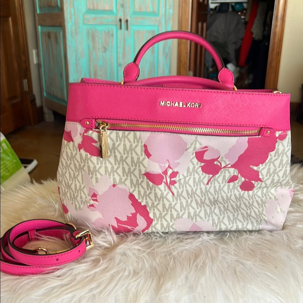Michael Kors Pink Floral Signature Tote Bag - Picture 3 of 5